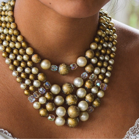 Jewelry - Multi strand chunky beaded crystal Victorian necklace